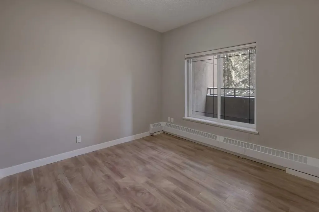 10 Discovery Ridge Close SW Calgary AB T3H 5X3