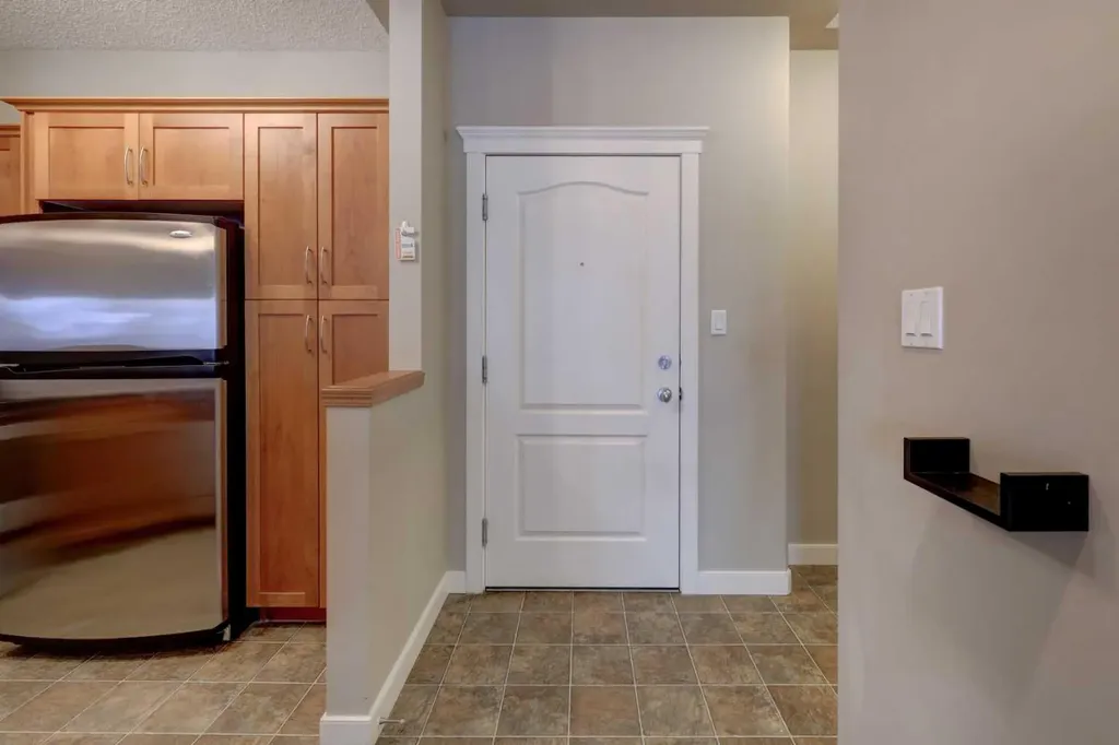 10 Discovery Ridge Close SW Calgary AB T3H 5X3