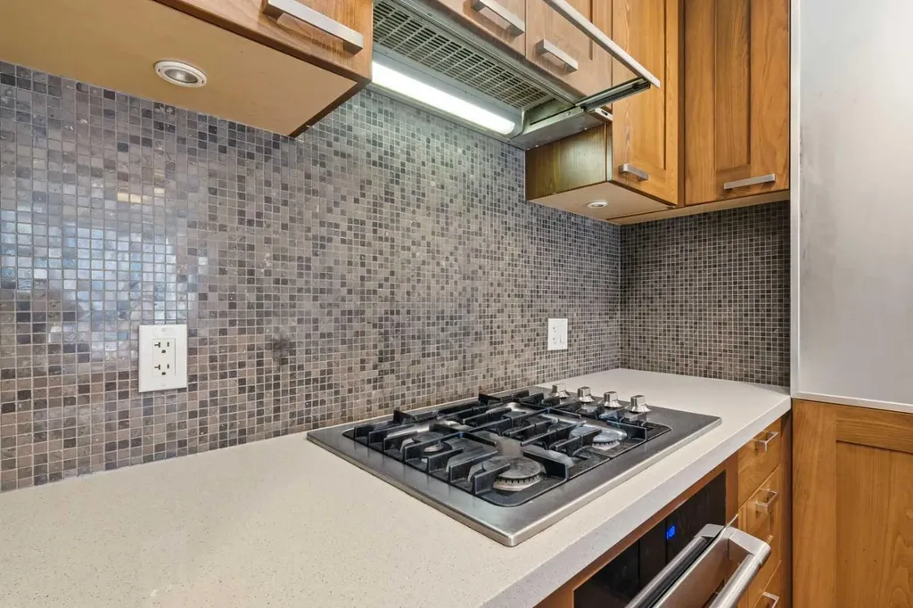222 Riverfront Avenue SW Calgary AB T2P 0X2