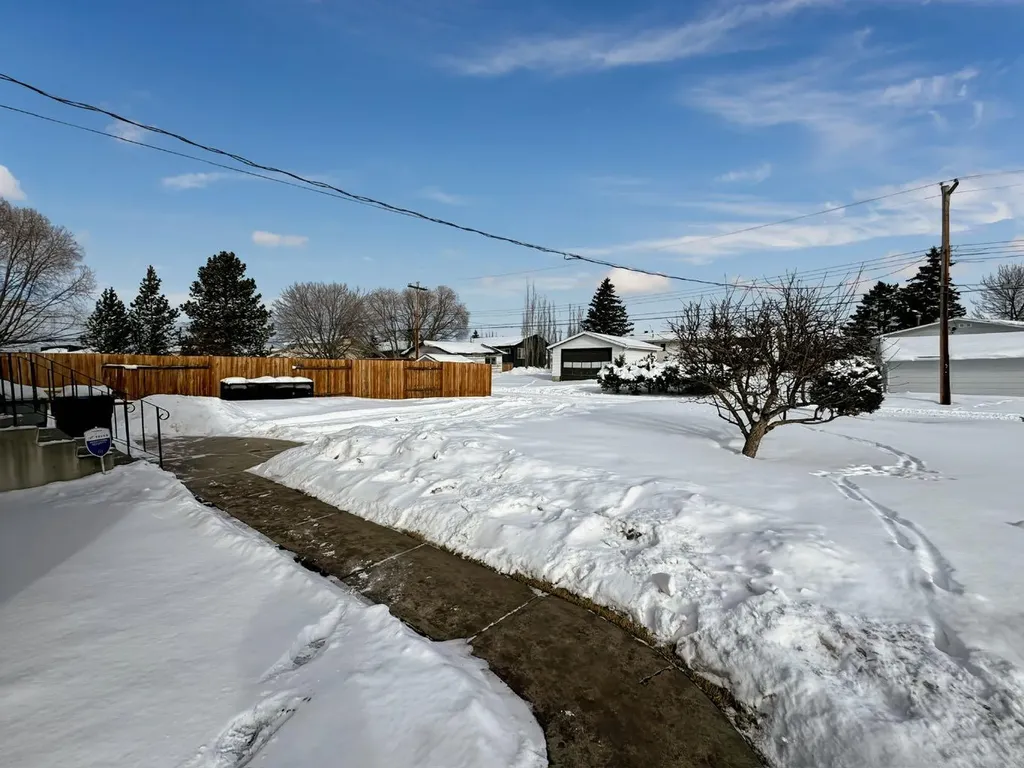 4504 45 Street Mayerthorpe AB T0E1N0