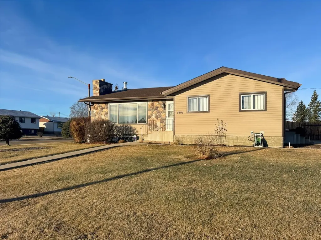 4504 45 Street Mayerthorpe AB T0E1N0