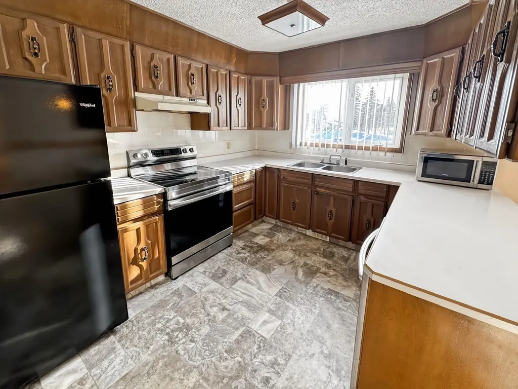 4504 45 Street Mayerthorpe AB T0E1N0