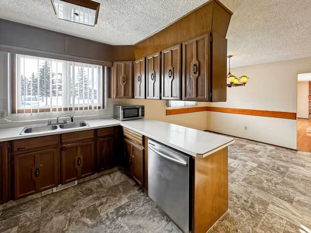 4504 45 Street Mayerthorpe AB T0E1N0