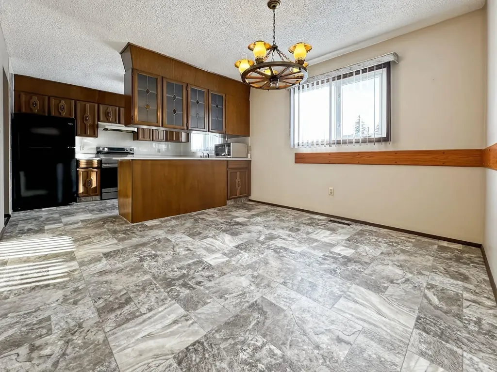4504 45 Street Mayerthorpe AB T0E1N0