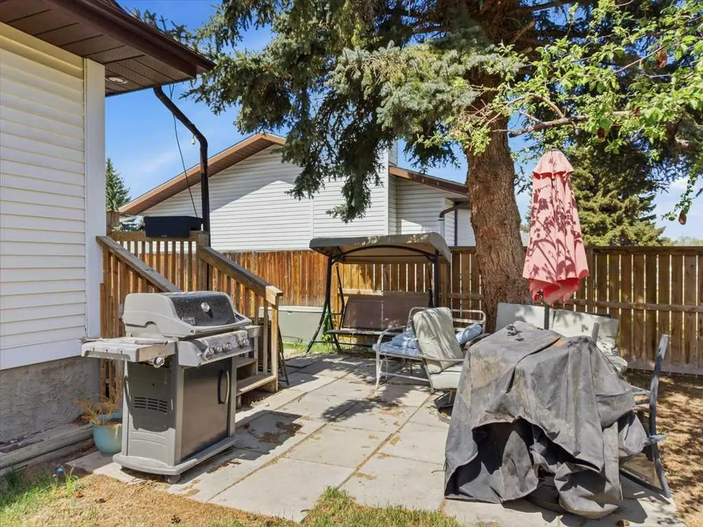 124 Martin Close Red Deer AB T4R 1R8