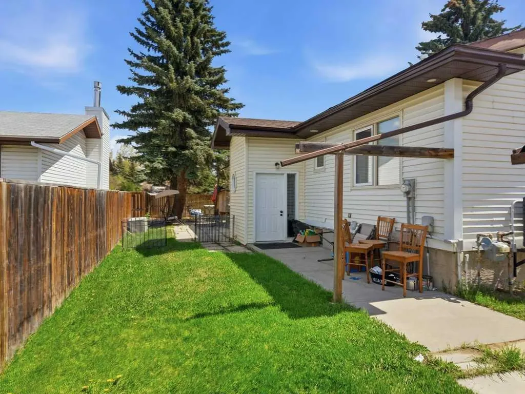 124 Martin Close Red Deer AB T4R 1R8