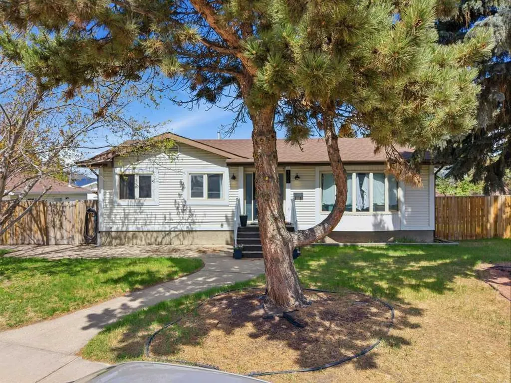 124 Martin Close Red Deer AB T4R 1R8