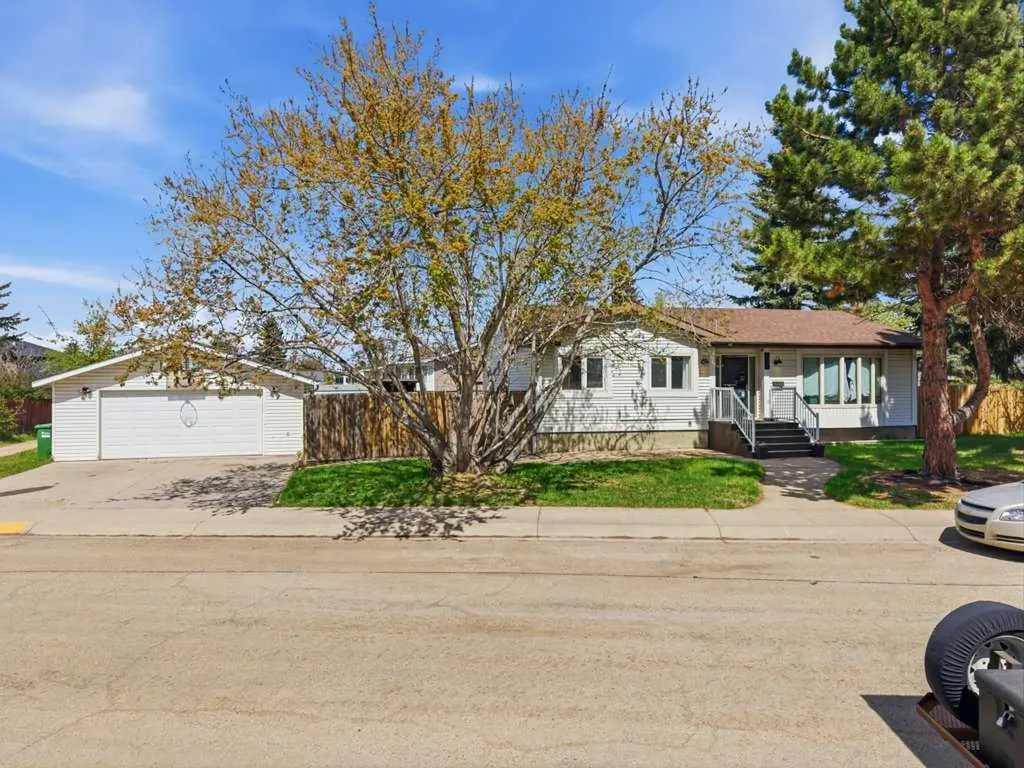 124 Martin Close Red Deer AB T4R 1R8