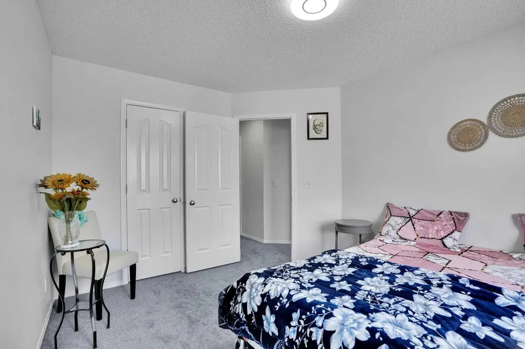 141 Saddlecrest Close NE Calgary AB T3J 5B6
