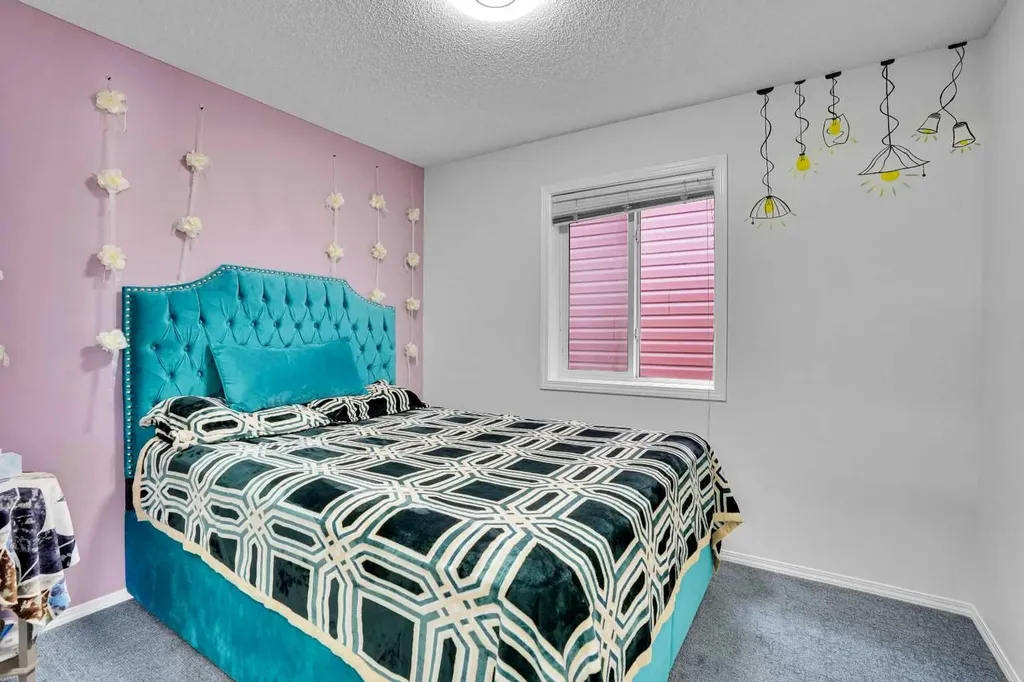 141 Saddlecrest Close NE Calgary AB T3J 5B6