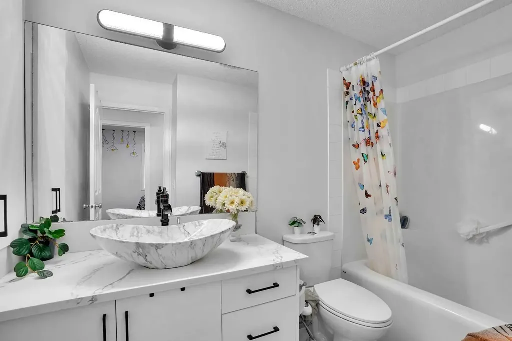 141 Saddlecrest Close NE Calgary AB T3J 5B6