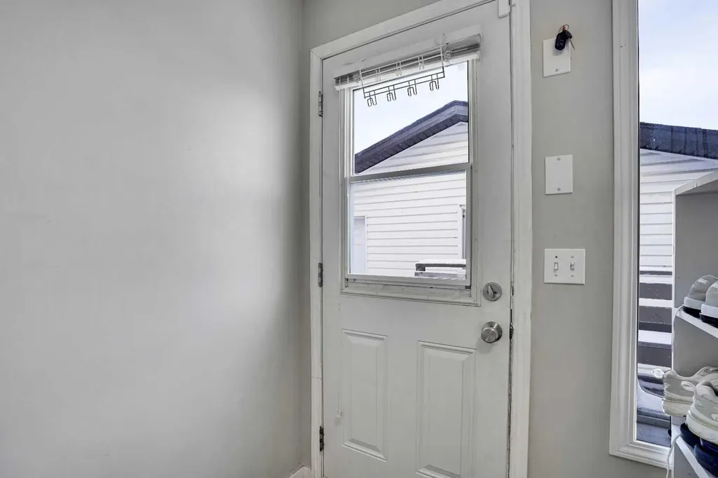 141 Saddlecrest Close NE Calgary AB T3J 5B6