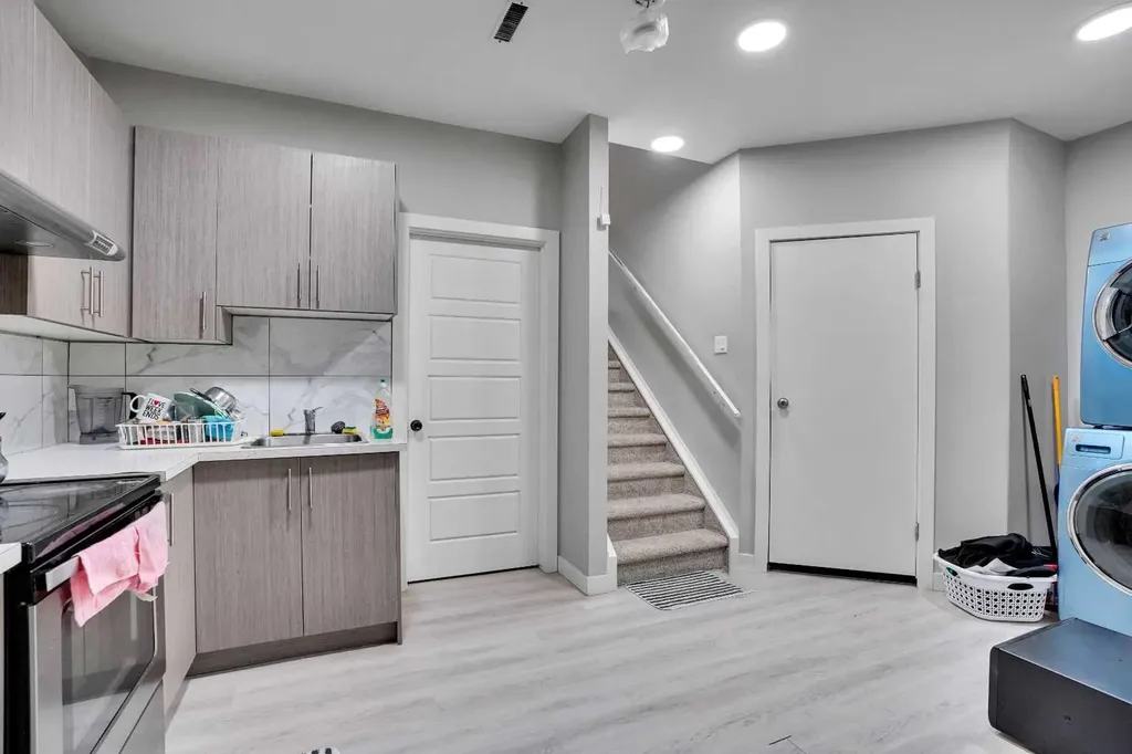 141 Saddlecrest Close NE Calgary AB T3J 5B6