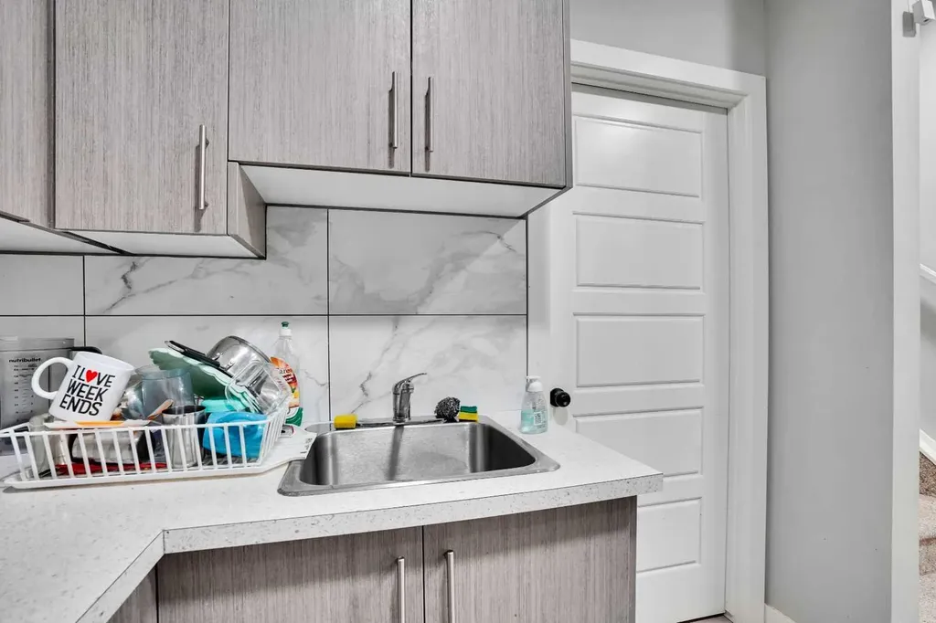141 Saddlecrest Close NE Calgary AB T3J 5B6