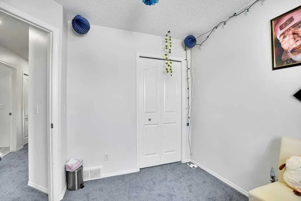 141 Saddlecrest Close NE Calgary AB T3J 5B6