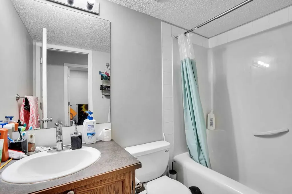 141 Saddlecrest Close NE Calgary AB T3J 5B6