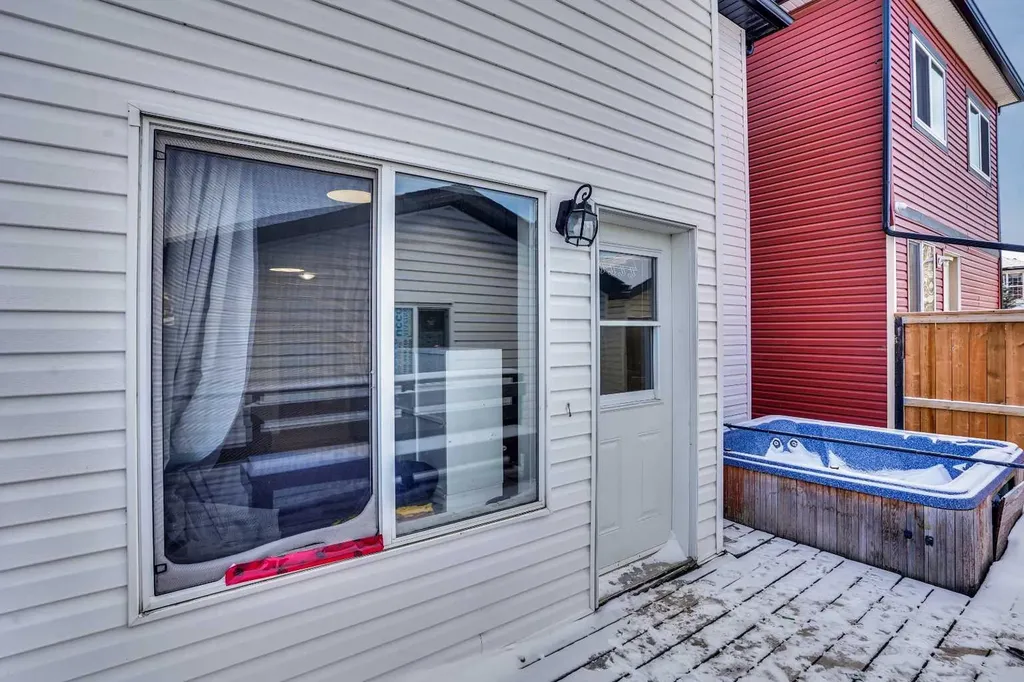 141 Saddlecrest Close NE Calgary AB T3J 5B6