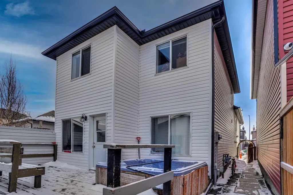 141 Saddlecrest Close NE Calgary AB T3J 5B6