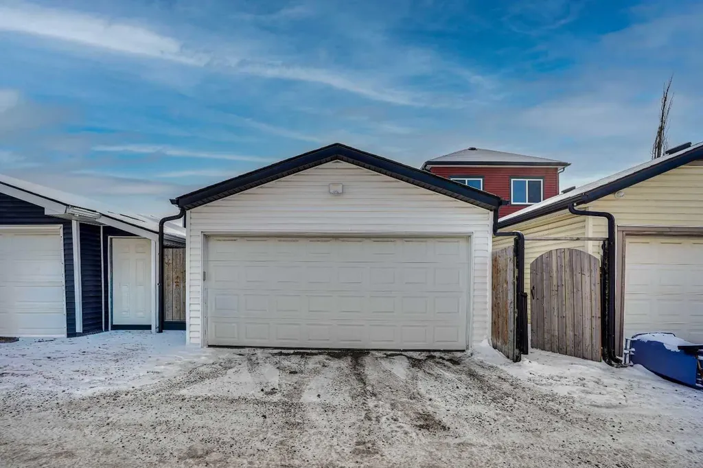 141 Saddlecrest Close NE Calgary AB T3J 5B6