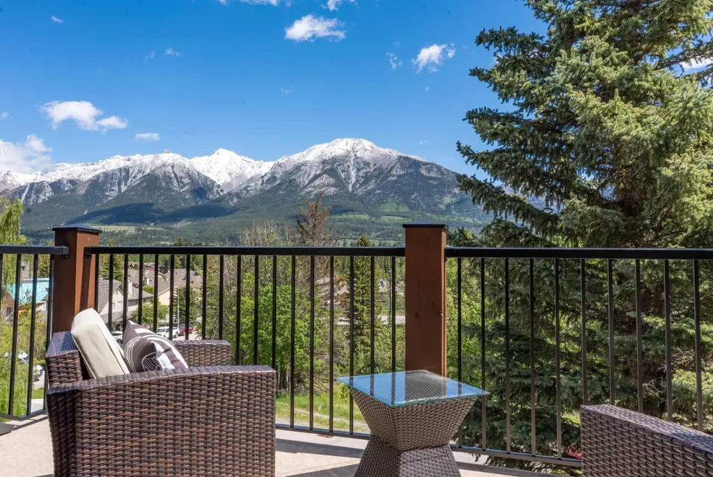 104 Rummel Place Canmore AB T1W 2N4