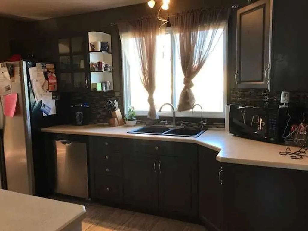 712 3 Avenue Fox Creek AB T0H 1P0