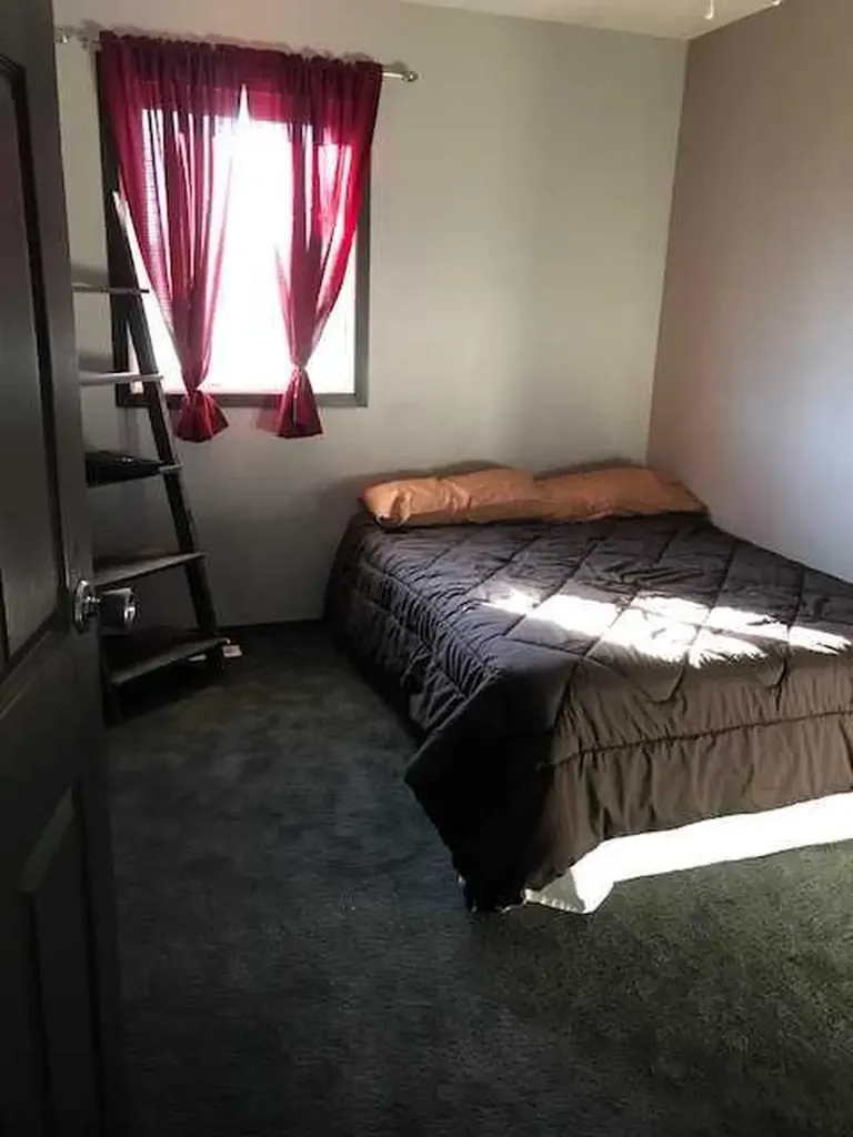 712 3 Avenue Fox Creek AB T0H 1P0