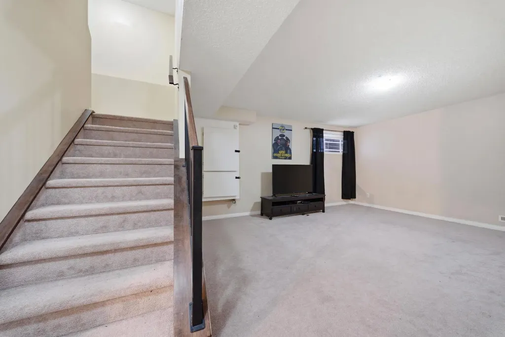 93 Copperleaf Way SE Calgary AB T2Z0H9