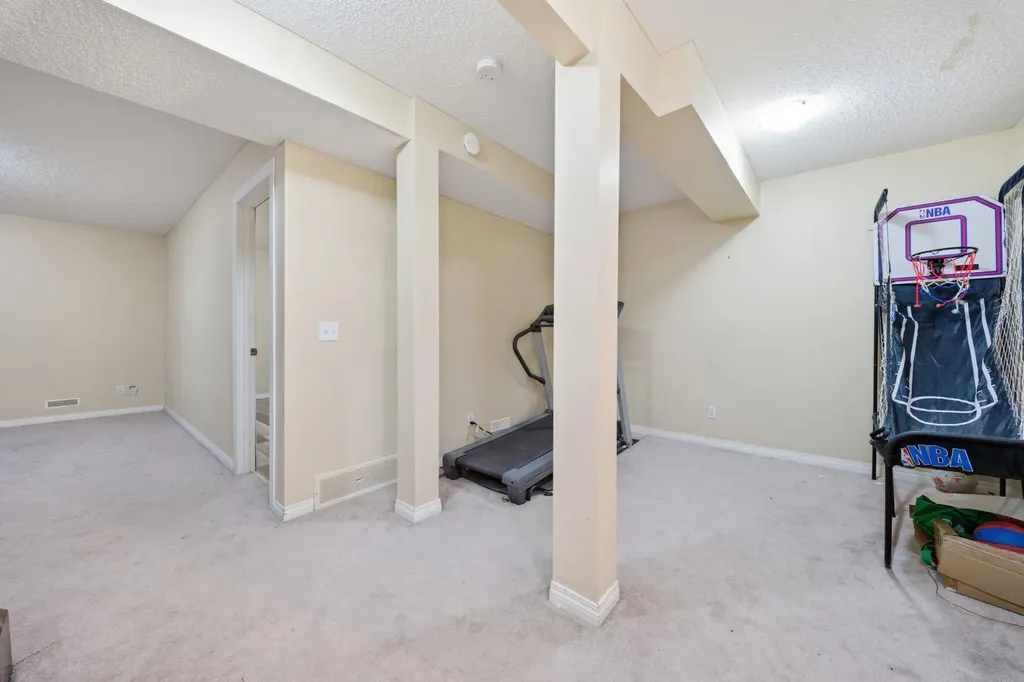 93 Copperleaf Way SE Calgary AB T2Z0H9