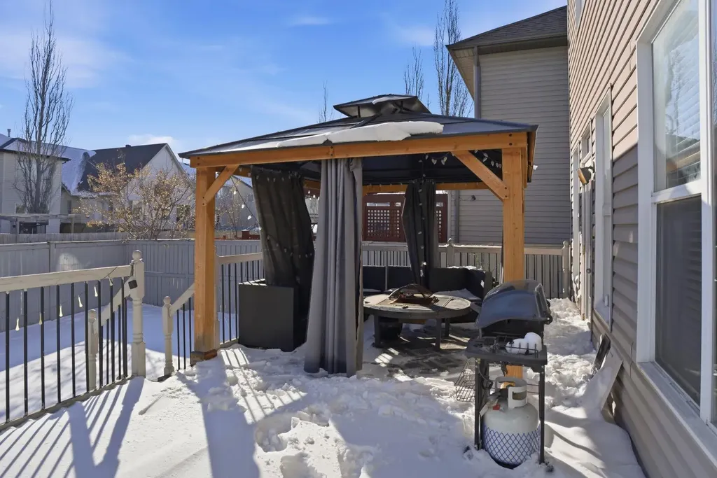 93 Copperleaf Way SE Calgary AB T2Z0H9