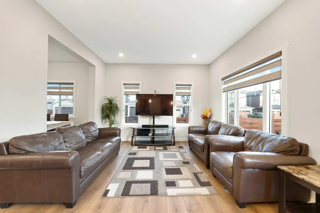 7 Homestead Circle NE Calgary AB T3J 5R6