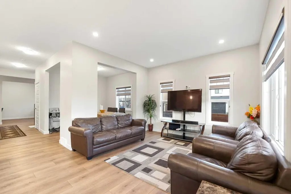 7 Homestead Circle NE Calgary AB T3J 5R6