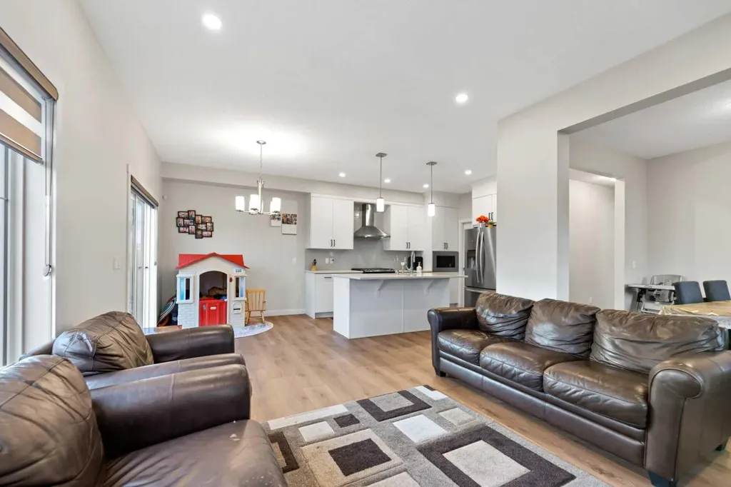 7 Homestead Circle NE Calgary AB T3J 5R6