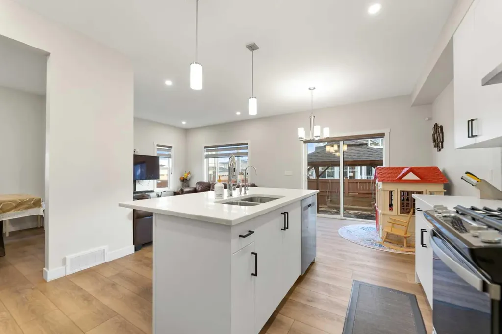 7 Homestead Circle NE Calgary AB T3J 5R6