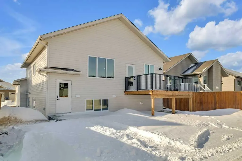148 Red Ash Cove Springbrook AB T4S 0E4