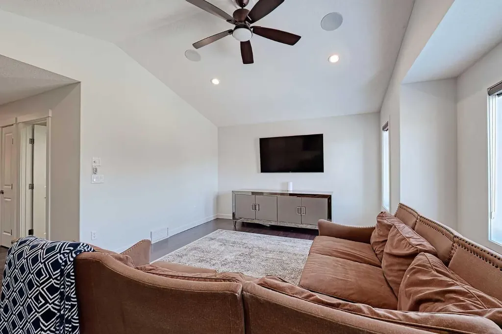72 Sage Meadows Circle NW Calgary AB T3P 0G4