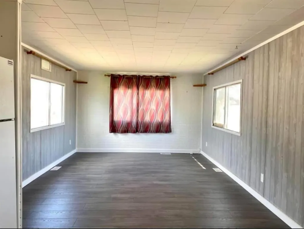 21 Westview Mobile Home Park Whitecourt AB T7S 1K4
