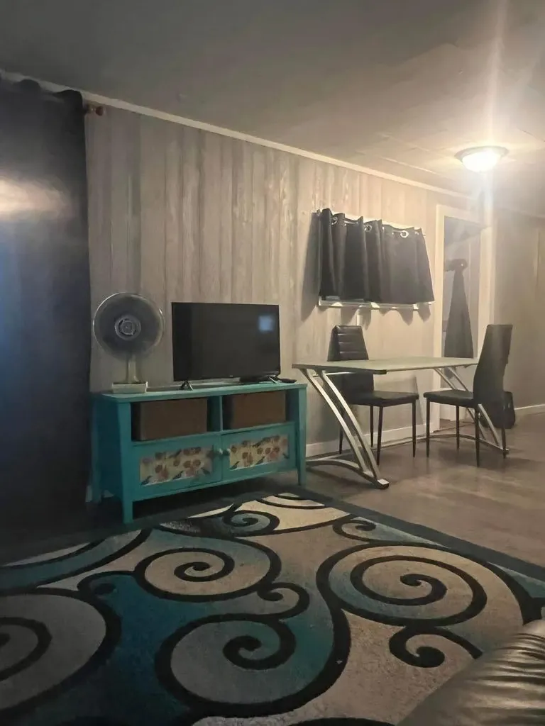 21 Westview Mobile Home Park Whitecourt AB T7S 1K4