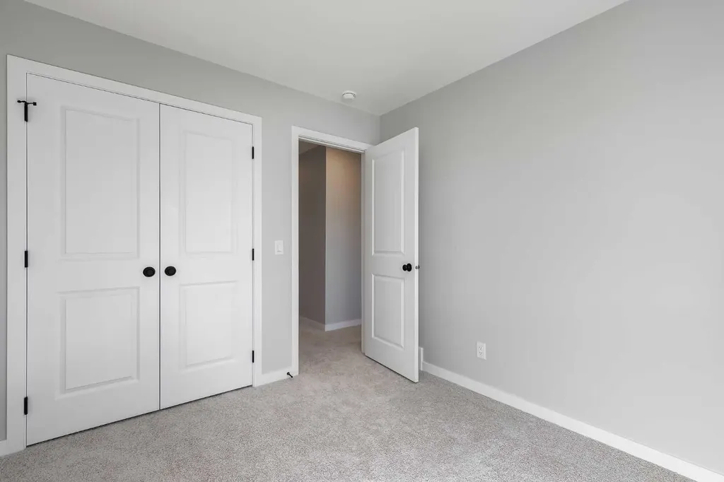 533 Sawgrass Green NW Airdrie AB T4B 5V2