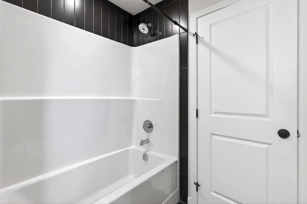 533 Sawgrass Green NW Airdrie AB T4B 5V2