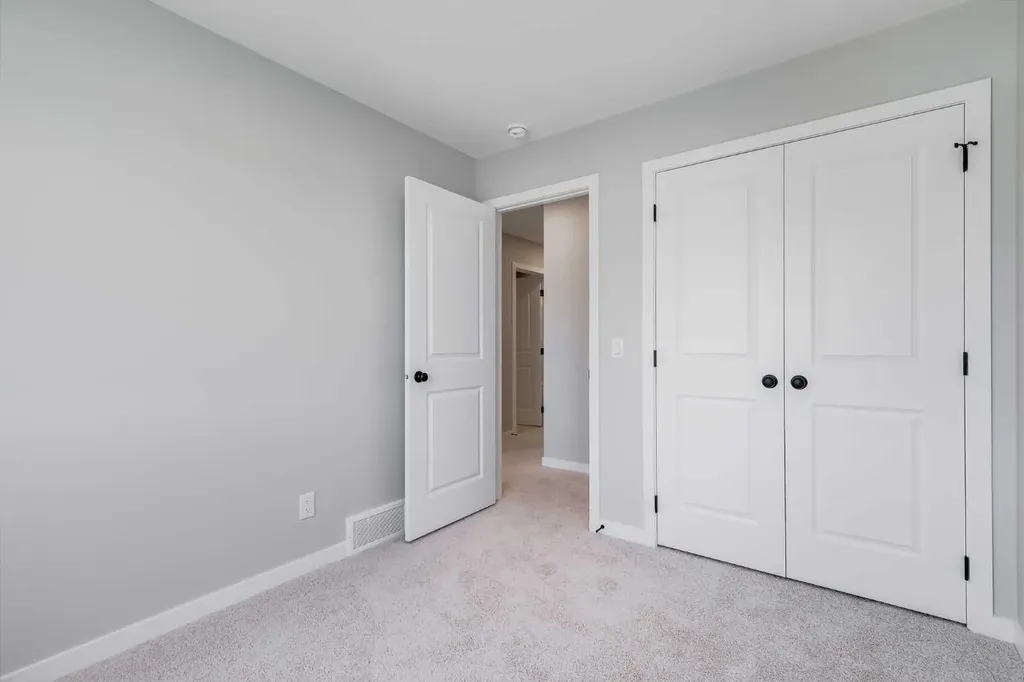 533 Sawgrass Green NW Airdrie AB T4B 5V2
