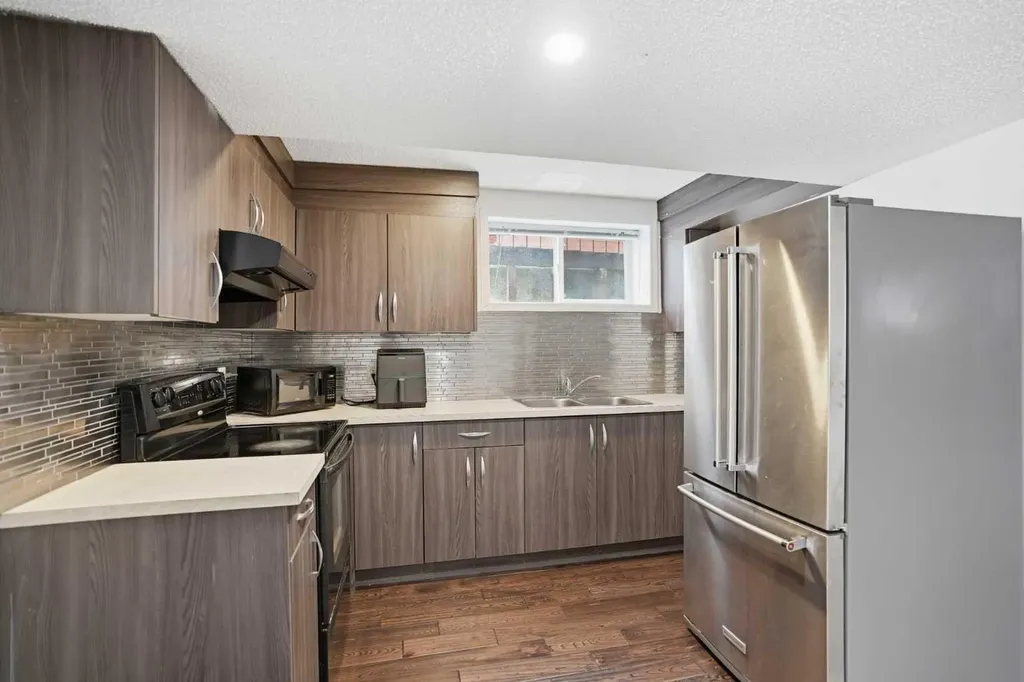 113 Mt Lorette Place SE Calgary AB T2Z 2M1