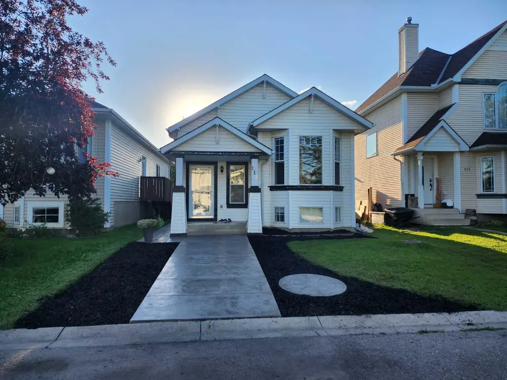 113 Mt Lorette Place SE Calgary AB T2Z 2M1