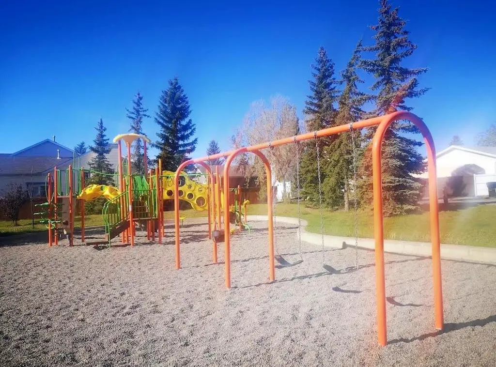113 Mt Lorette Place SE Calgary AB T2Z 2M1
