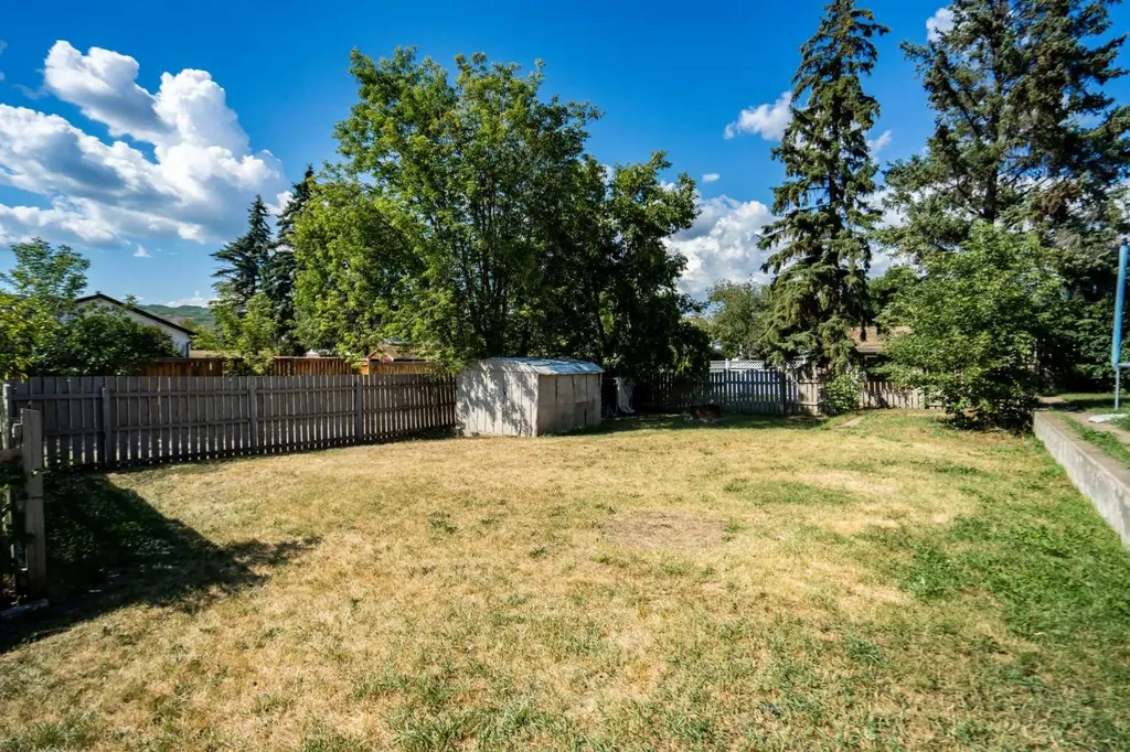 8322 95 Street Peace River AB T0H1W0