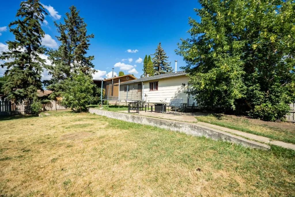 8322 95 Street Peace River AB T8S 1Y6