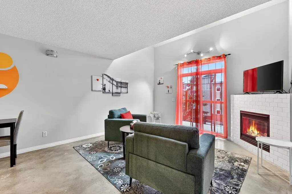 1808 36 Avenue SW Calgary AB T2T 6J2