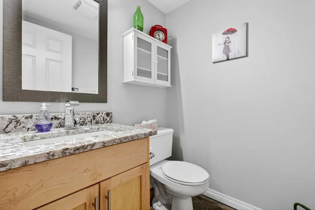 1808 36 Avenue SW Calgary AB T2T 6J2