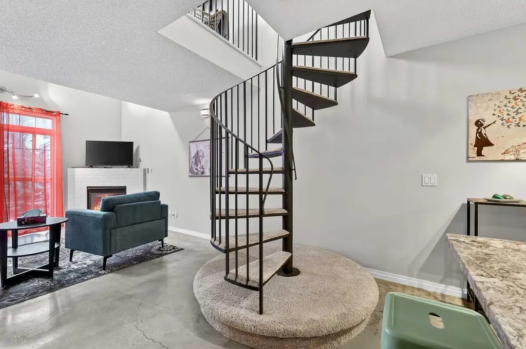 1808 36 Avenue SW Calgary AB T2T 6J2