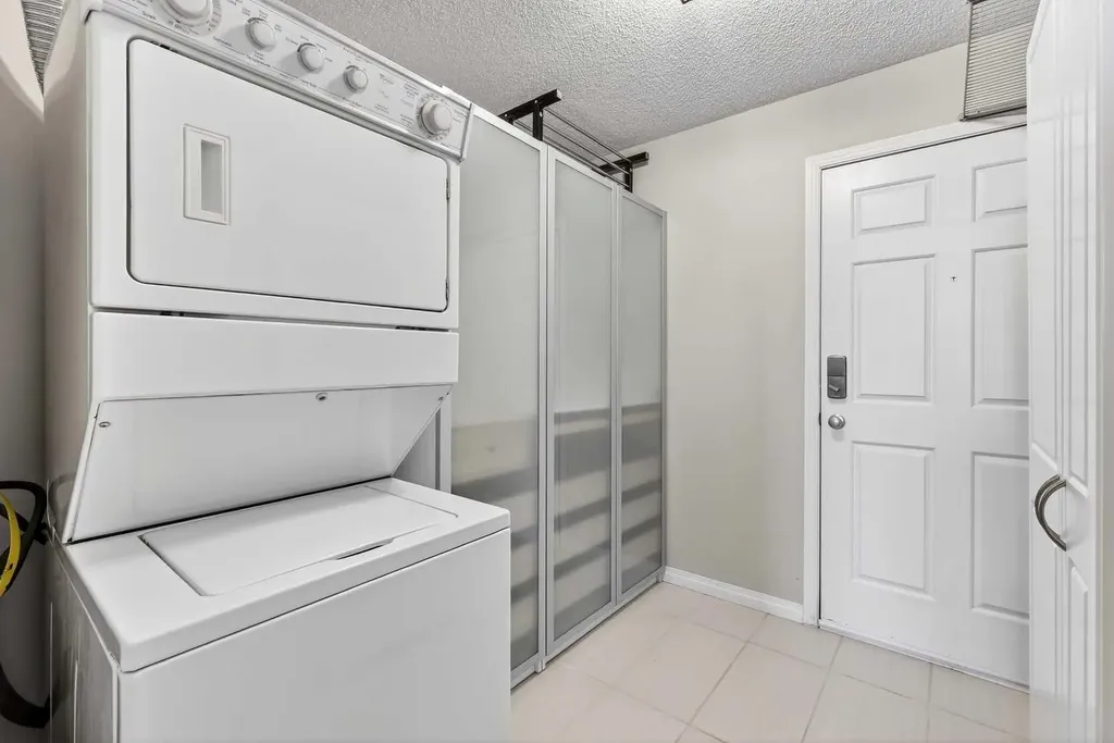1808 36 Avenue SW Calgary AB T2T 6J2