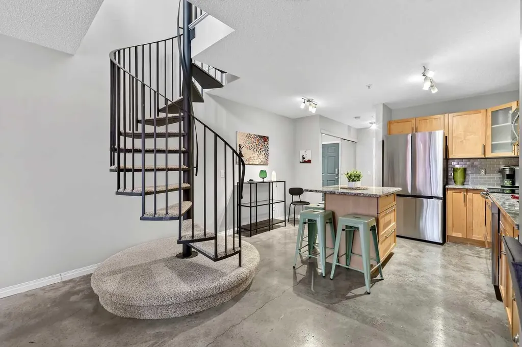 1808 36 Avenue SW Calgary AB T2T 6J2